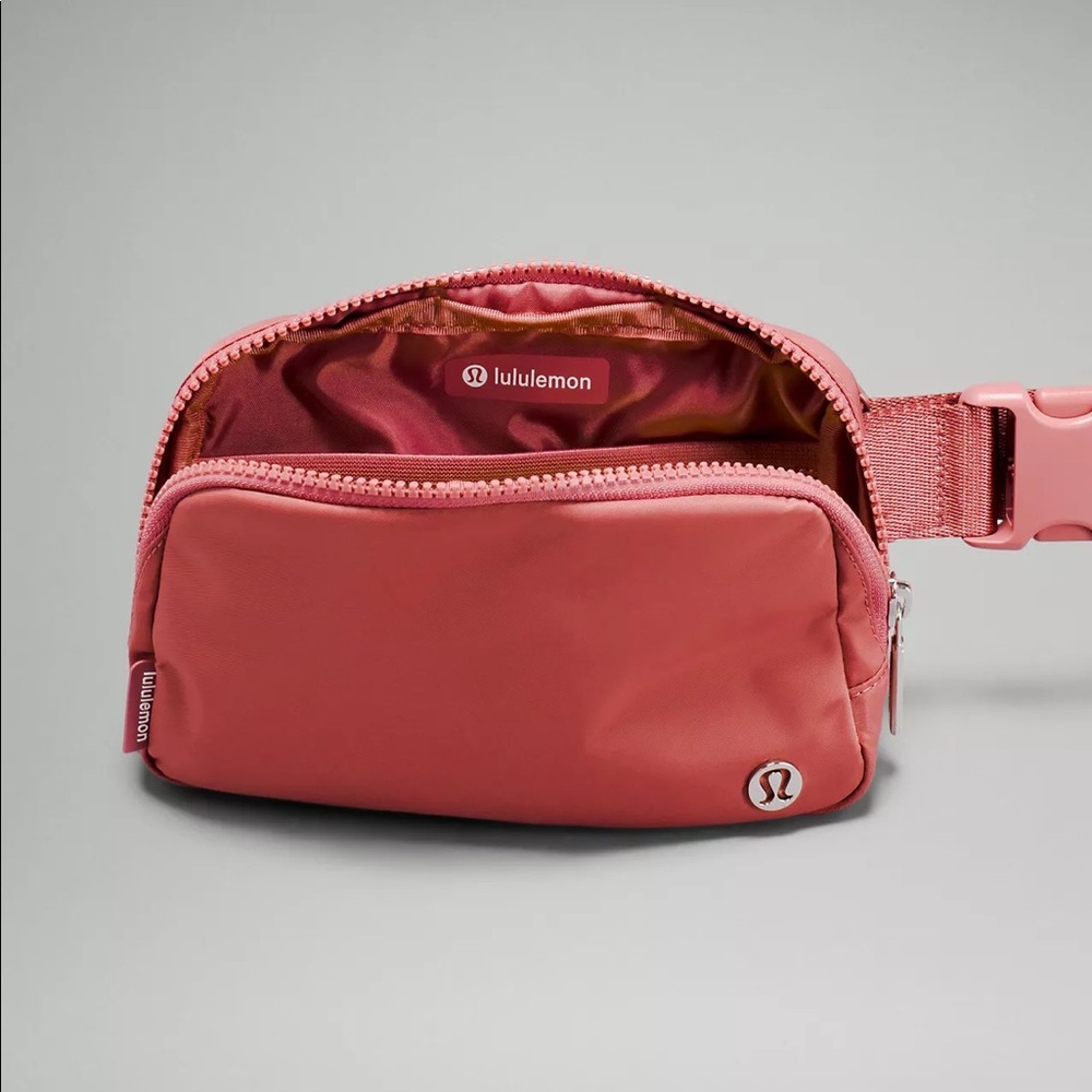 Lululemon Everywhere Belt Bag